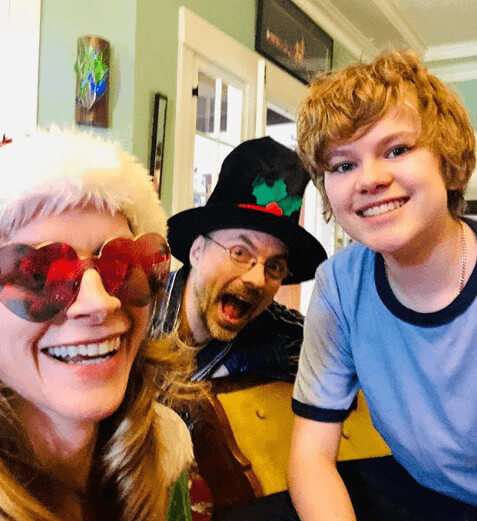 Izzy Stannard Celebrating Christmas With Parents